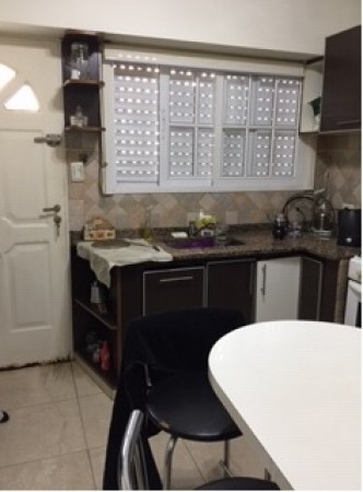 WILDE, AVELLANEDA. DUPLEX DE 4 AMBIENTES EN VENTA. APTO CREDITO.