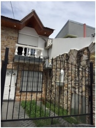 WILDE, AVELLANEDA. DUPLEX DE 4 AMBIENTES EN VENTA. APTO CREDITO.