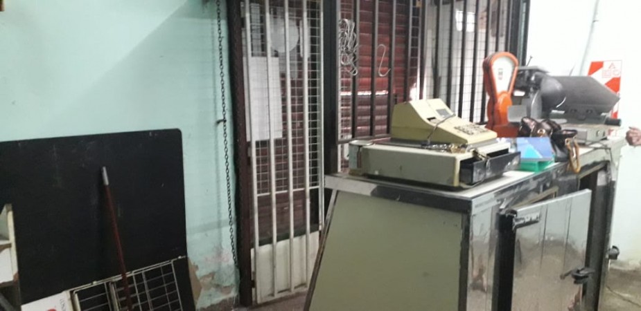 LOCAL COMERCIAL EN ALQUILER EN SARANDI. IDEAL PARA DESPENSA O MAXIKIOSCO.