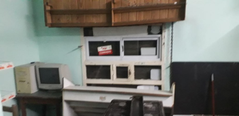 LOCAL COMERCIAL EN ALQUILER EN SARANDI. IDEAL PARA DESPENSA O MAXIKIOSCO.