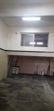 GALPON EN ALQUILER 158 M2 CON OFICINAS, BAÑO, KITCHENETTE Y ENERGIA TRIFASICA