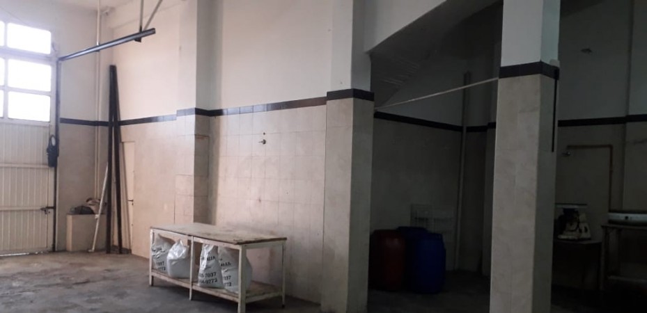 GALPON EN ALQUILER 158 M2 CON OFICINAS, BAÑO, KITCHENETTE Y ENERGIA TRIFASICA