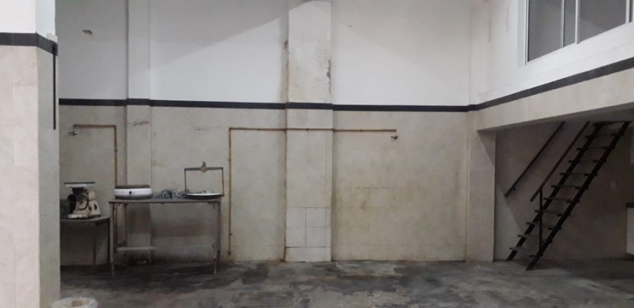 GALPON EN ALQUILER 158 M2 CON OFICINAS, BAÑO, KITCHENETTE Y ENERGIA TRIFASICA
