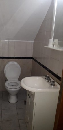 GALPON EN ALQUILER 158 M2 CON OFICINAS, BAÑO, KITCHENETTE Y ENERGIA TRIFASICA