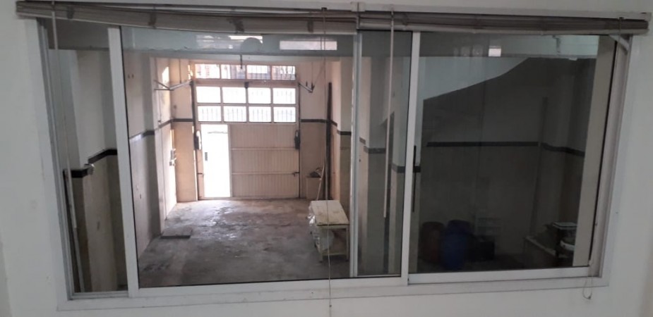 GALPON EN ALQUILER 158 M2 CON OFICINAS, BAÑO, KITCHENETTE Y ENERGIA TRIFASICA