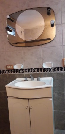 GALPON EN ALQUILER 158 M2 CON OFICINAS, BAÑO, KITCHENETTE Y ENERGIA TRIFASICA