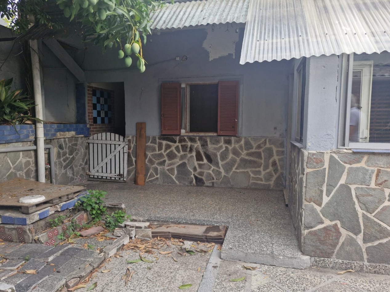 CASA PARA DOS FAMILIAS EN VENTA EN CRUCECITA