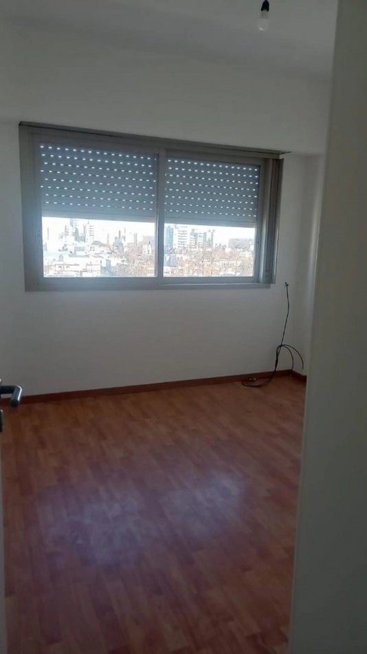 DEPTO 3 AMBIENTES SUPER LUMINOSO!! CENTRICO EN V. BALLESTER CON 2 BALCONES!!!