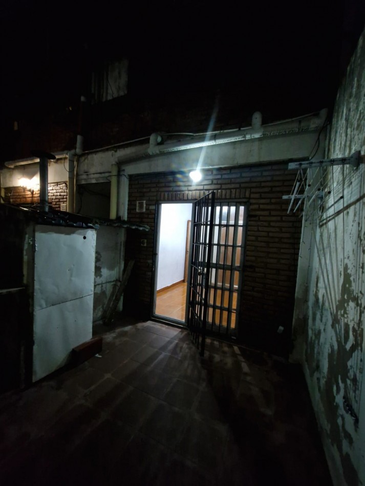 ALQUILER DE PH DE 2 AMBIENTES EN P.B. CON PATIO