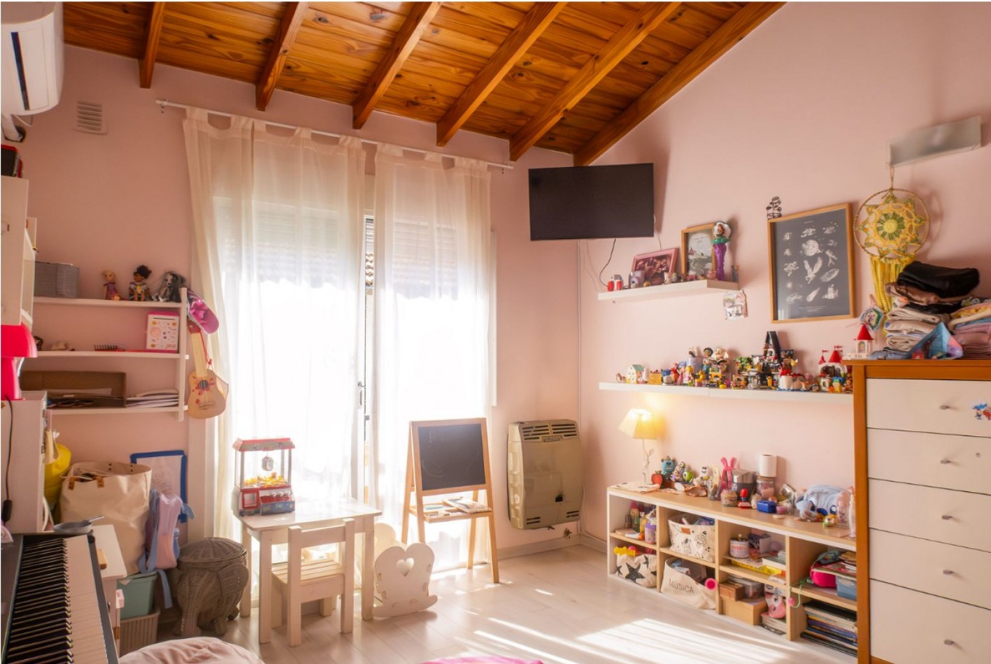 Piso de 4 ambientes con 2 cocheras cubiertas y 2 Bauleras