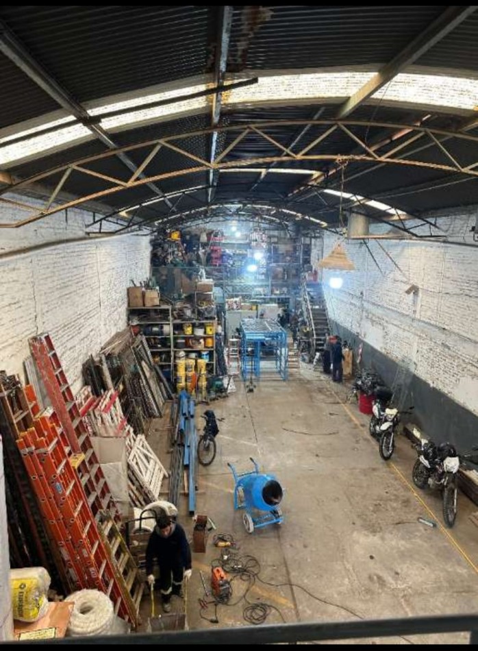 PIÑEYRO - GALPON EN ALQUILER DE 400 M2 CUBIERTOS DISTRIBUIDOS EN 3 PLANTAS