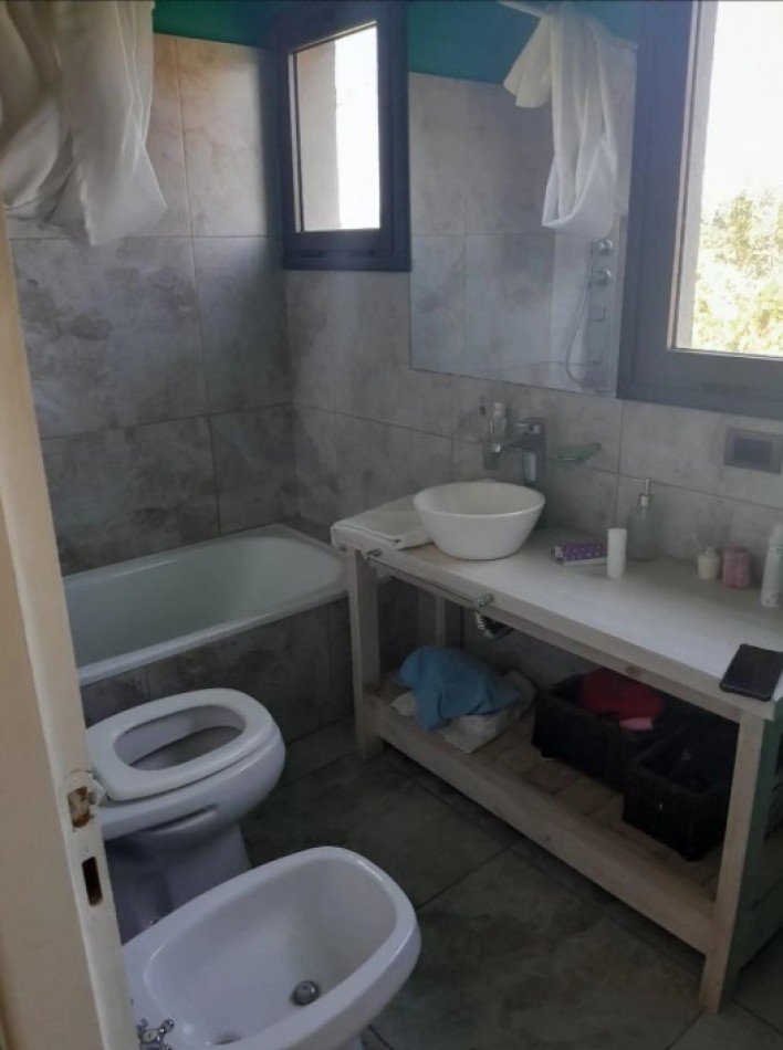 Moderna casa en esquina con 3 suites y vista al golf - Club de Campo Aranzazu