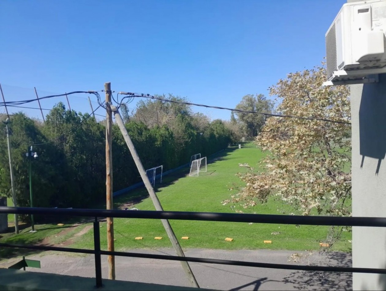 Moderna casa en esquina con 3 suites y vista al golf - Club de Campo Aranzazu