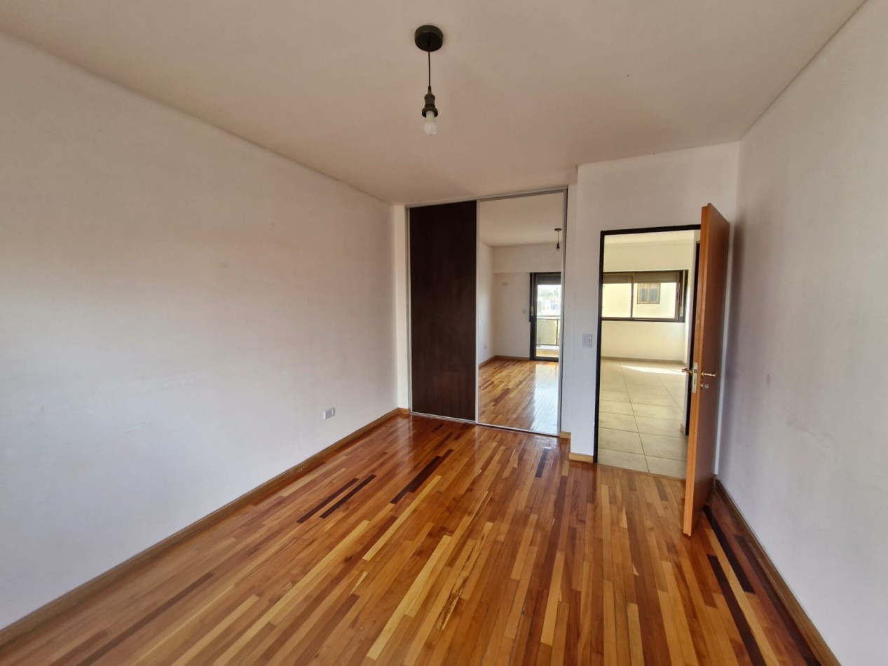 ALQUILER IMPECABLE DEPTO. DE 2 AMBIENTES SOBRE AV. MITRE EN EDIFICIO DE CATEGORIA