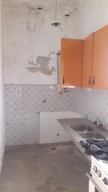GERLI, AVELLANEDA. VENTA DE CASA PARA DOS FAMILIAS, DE 2 Y 3 AMBIENTES. A REFACCIONAR.