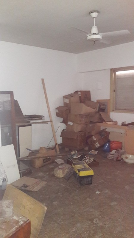 GERLI, AVELLANEDA. VENTA DE CASA PARA DOS FAMILIAS, DE 2 Y 3 AMBIENTES. A REFACCIONAR.