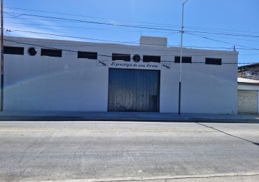 GALPON EN ALQUILER DE 760 M2 EN P.B. CON SALIDA A 2 CALLES, MAS CASA DE 4 AMBIENTES EN P.A. DE 70 M2